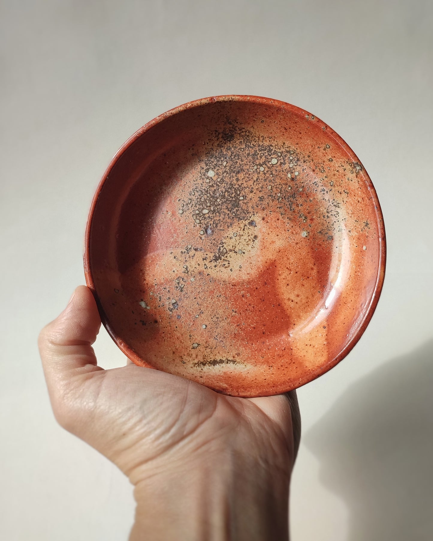 Piattino fondo, smalto Orange Shino